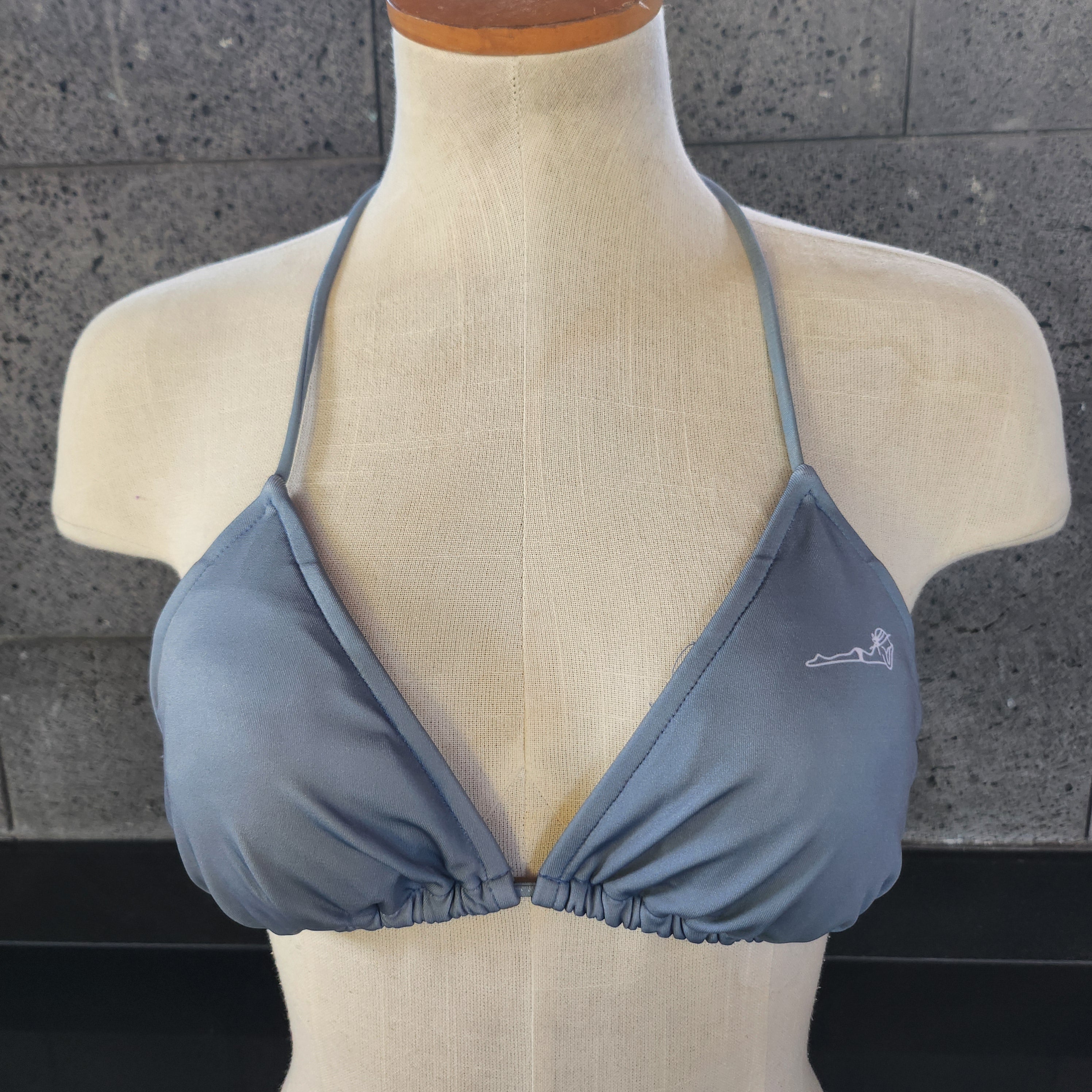 Loco Boutique Solid Logo Sliding Triangle