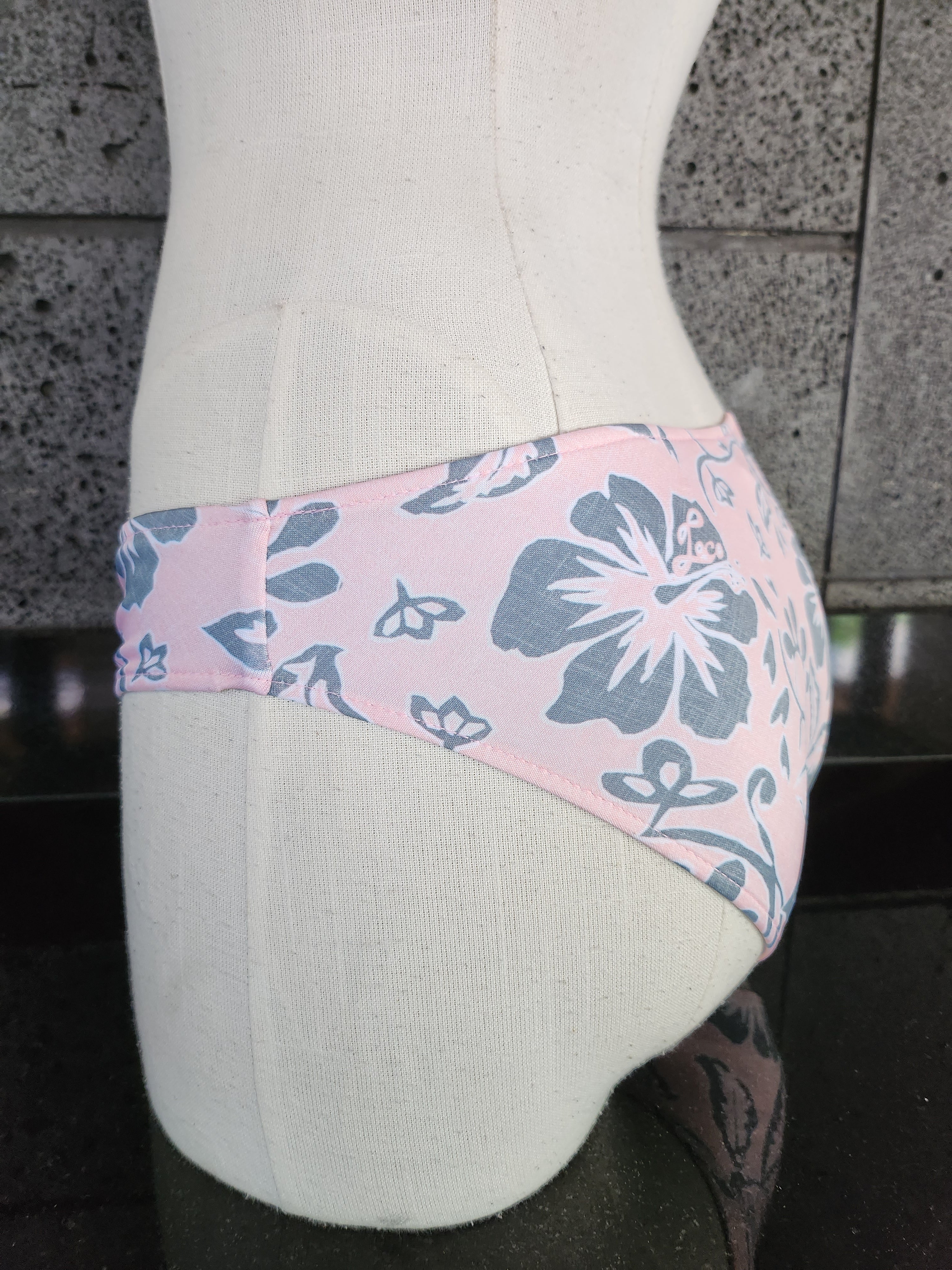 Loco Boutique Nostalgia Flowers Reversible Bottom