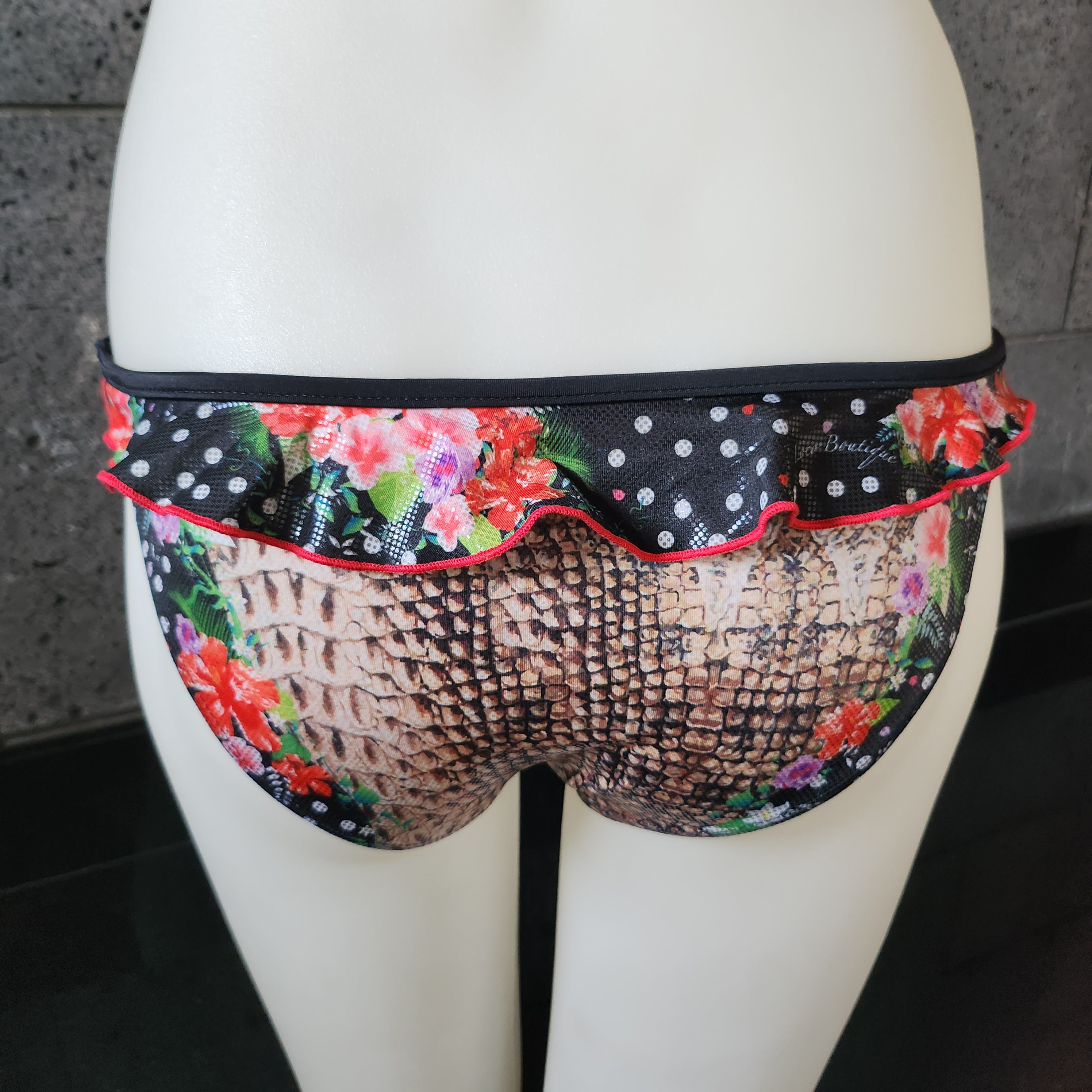 Loco Boutique Snake Flounced Waist