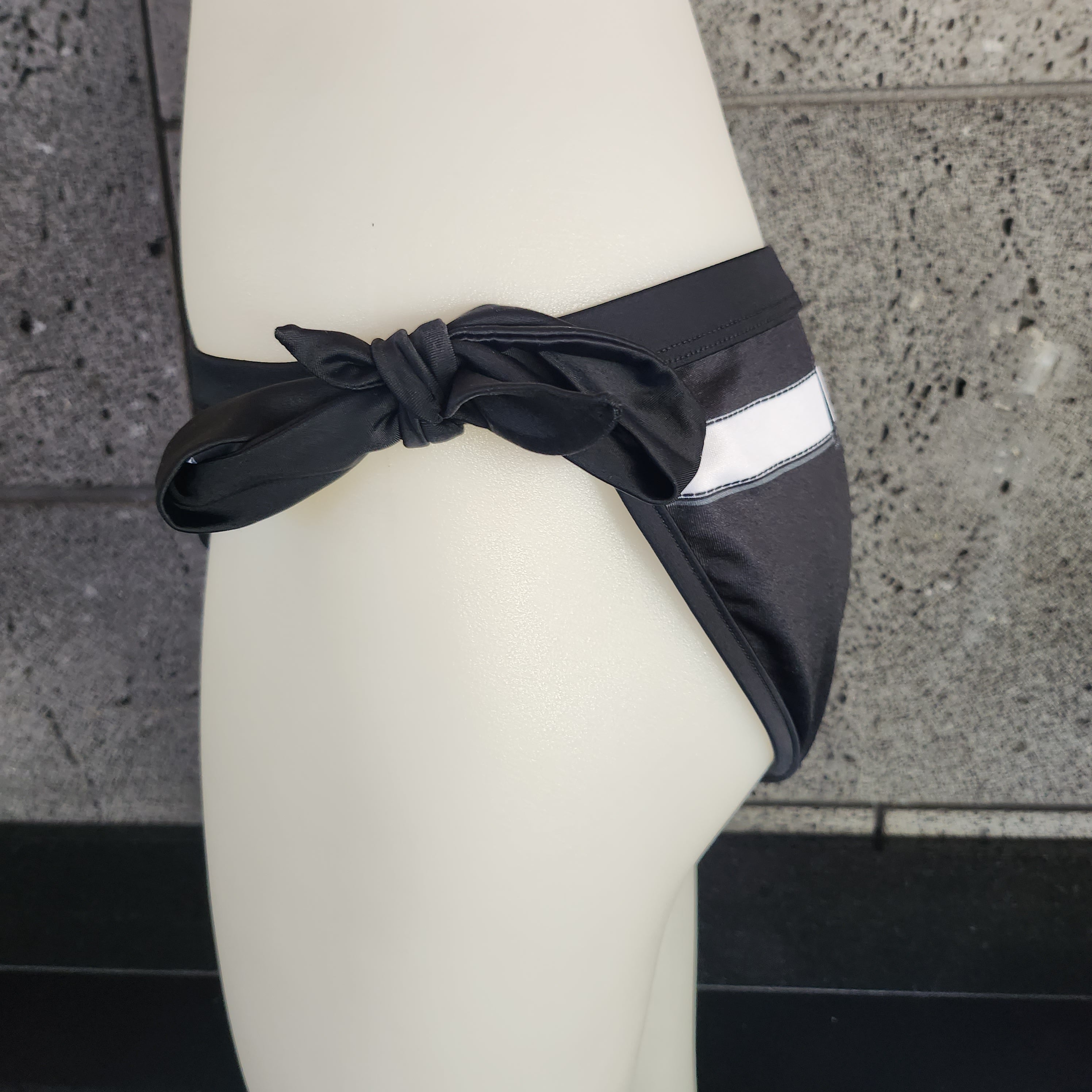 TROMPLOEIL BOTTOM MJF02449