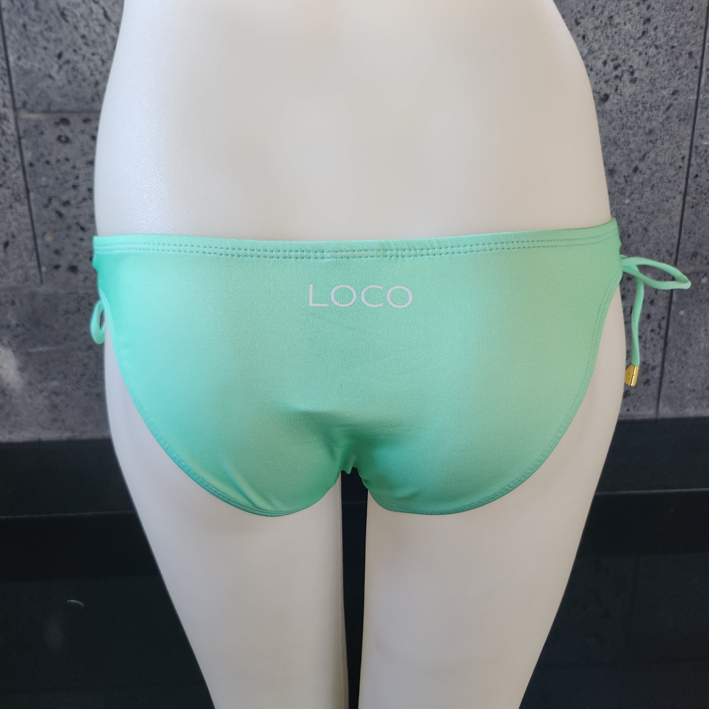 Loco Boutique Solid Logo Keyhole Gather