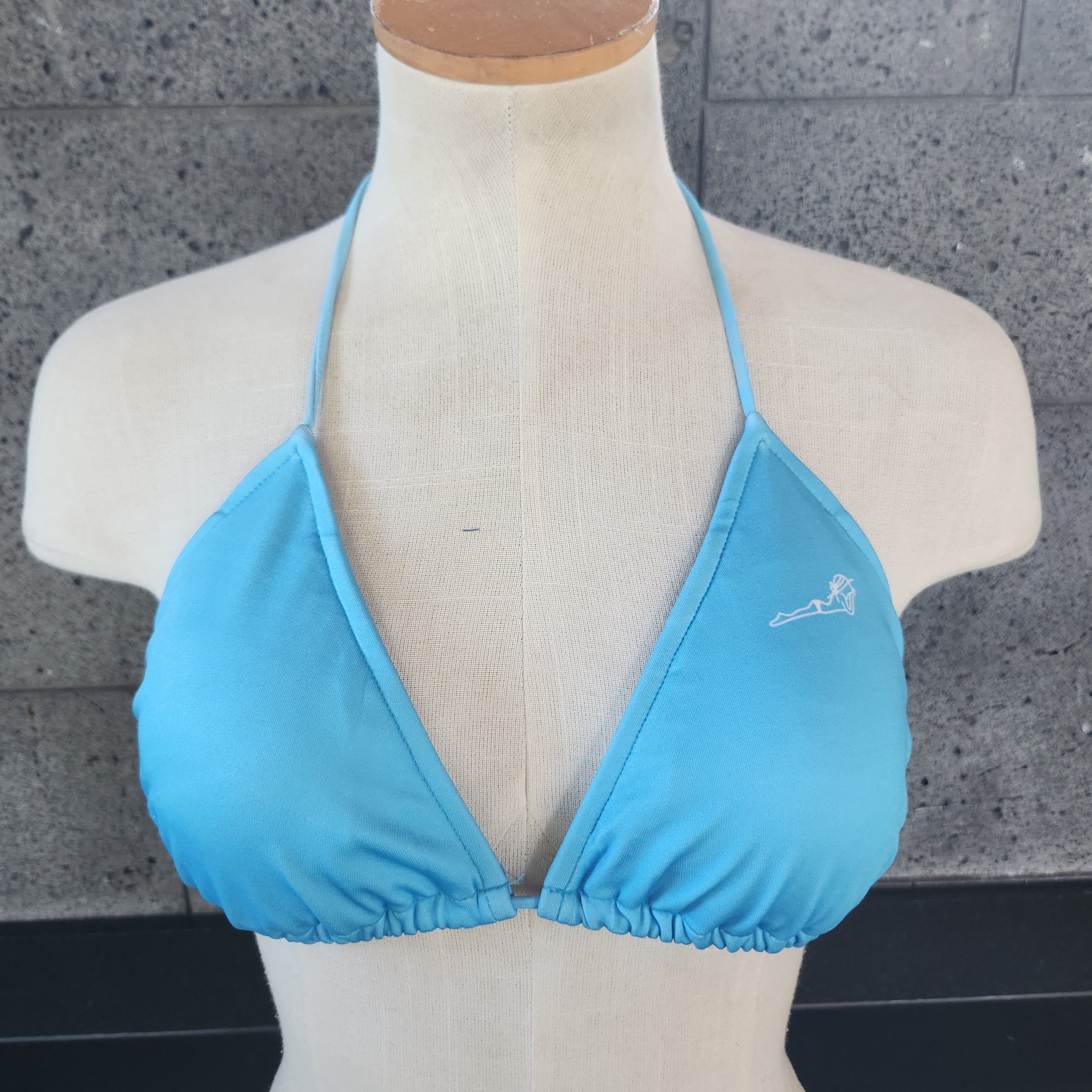 Loco Boutique Solid Logo Sliding Triangle