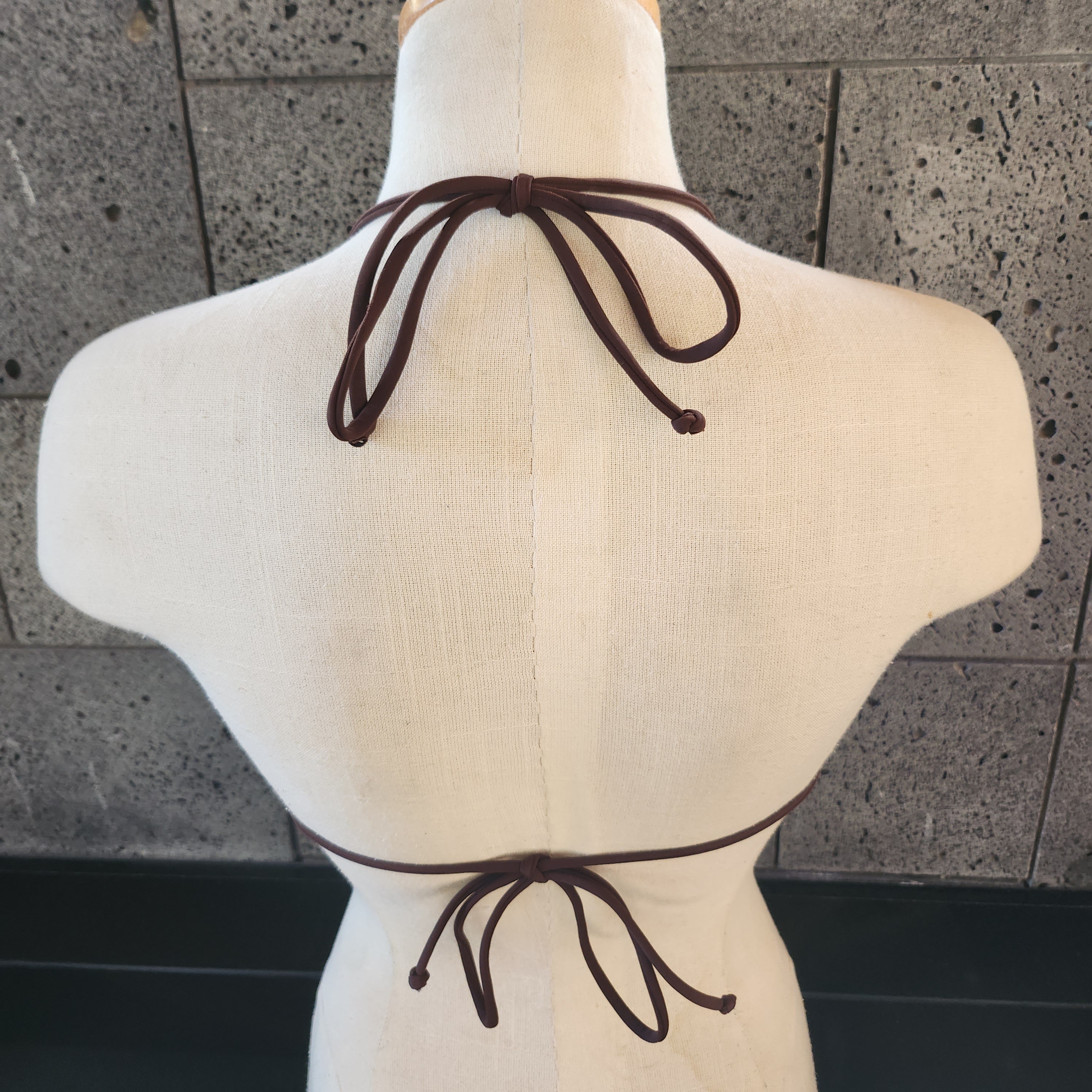 Loco Boutique Scotchy Sliding Triangle mjf02595