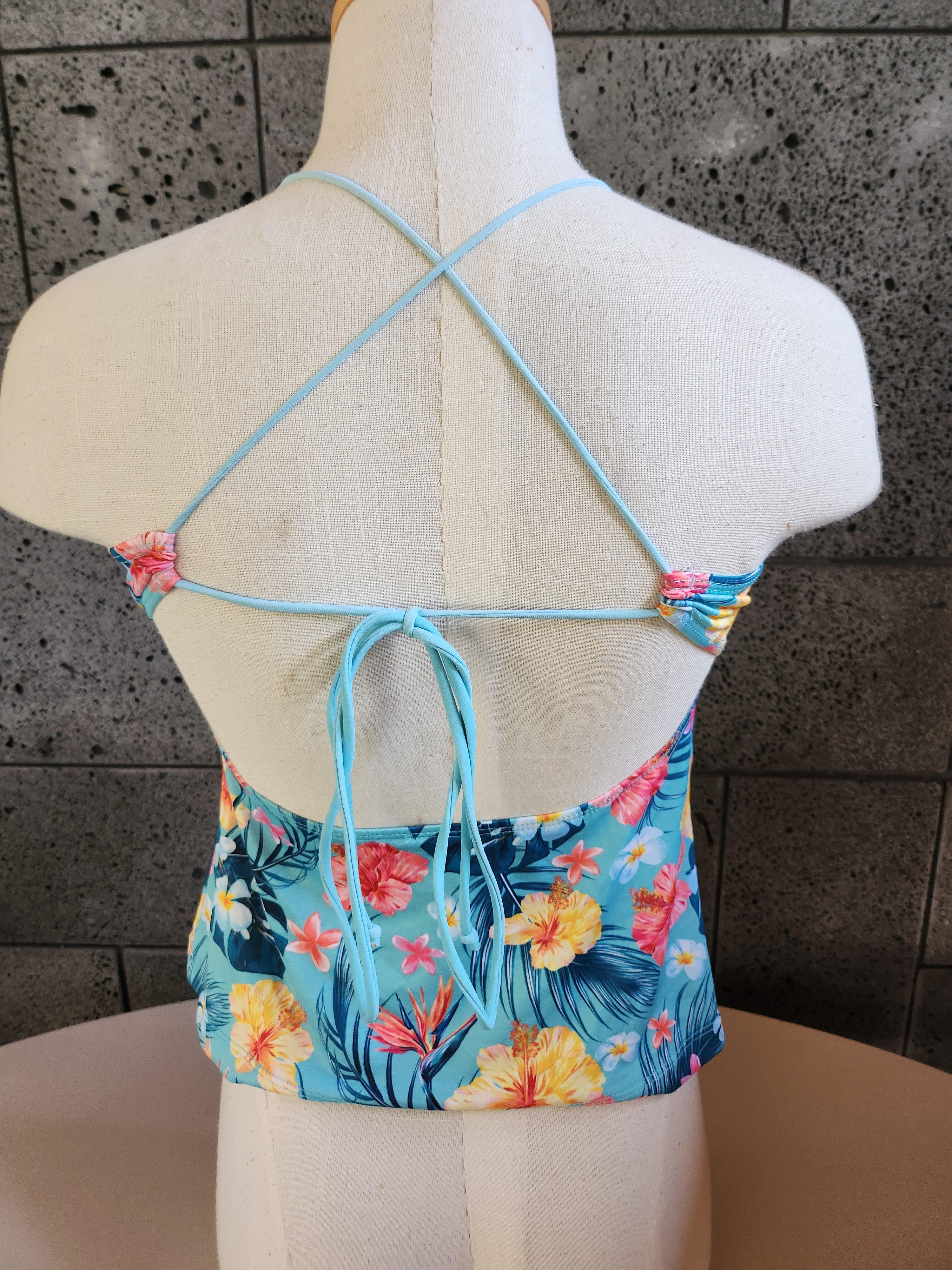 Loco Boutique Hawaiian Flower Flounce Front Tankini Top