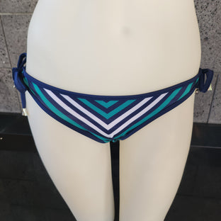 Loco Boutique Striped Chevron Reversible