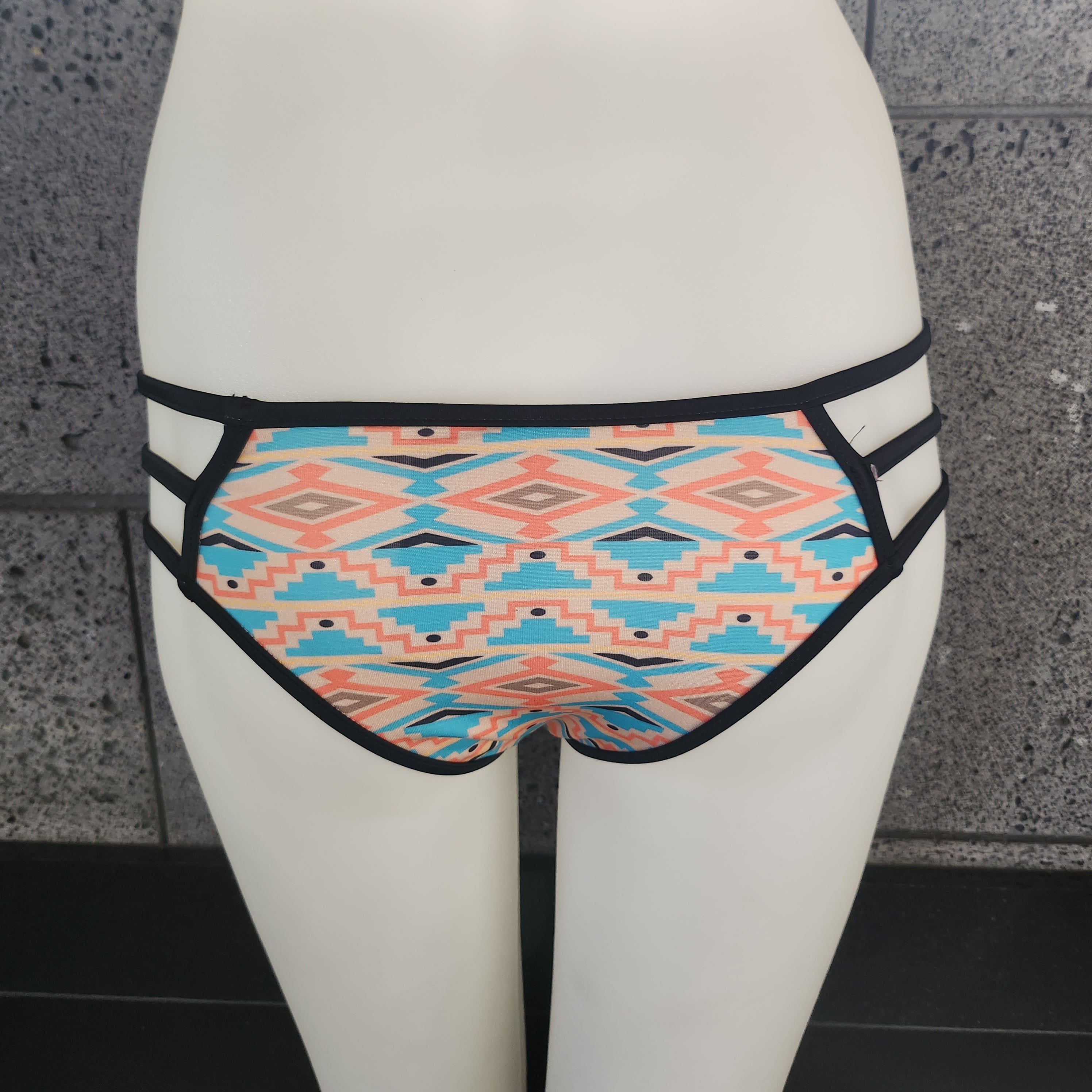 Loco Boutique A-Batik Braguita con tiras laterales